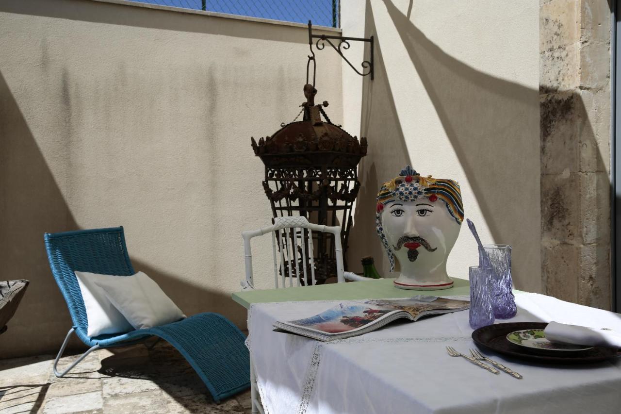 Dimora Di Catullo - Ospitalita Di Charme Villa Палацоло Акрейде Екстериор снимка