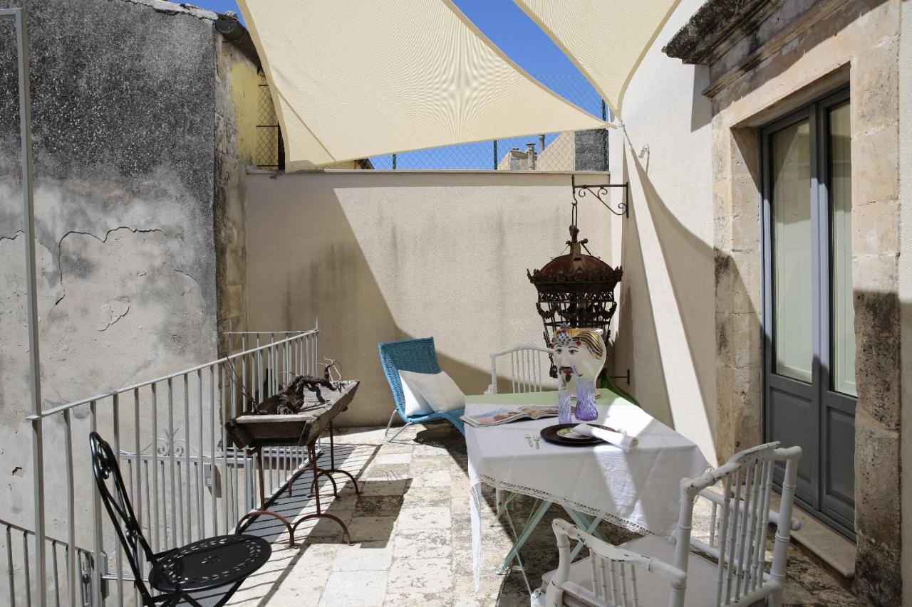 Dimora Di Catullo - Ospitalita Di Charme Villa Палацоло Акрейде Екстериор снимка