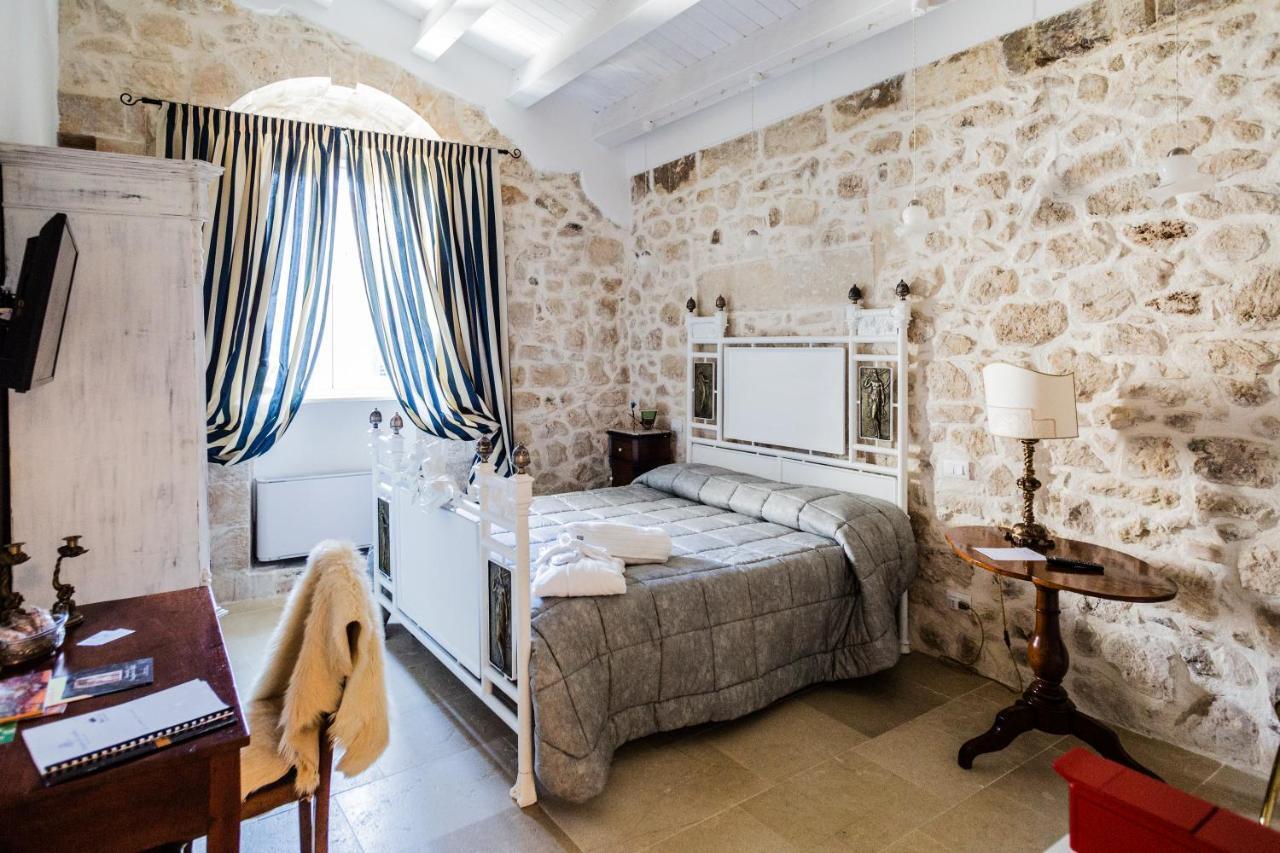 Dimora Di Catullo - Ospitalita Di Charme Villa Палацоло Акрейде Екстериор снимка