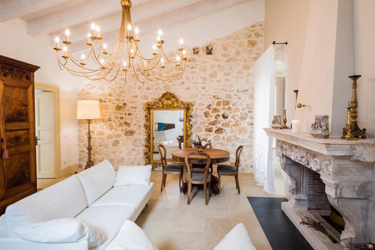 Dimora Di Catullo - Ospitalita Di Charme Villa Палацоло Акрейде Екстериор снимка