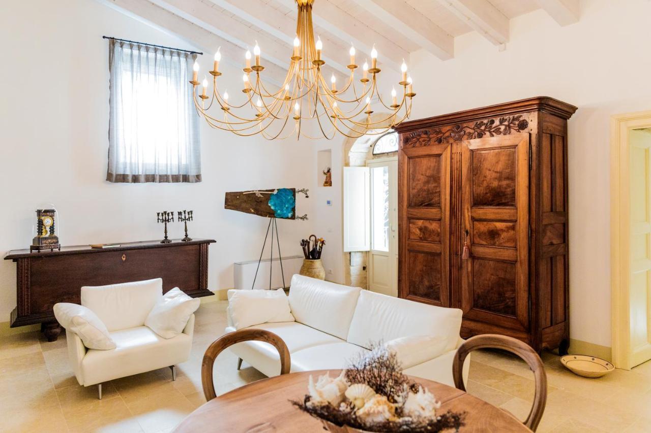 Dimora Di Catullo - Ospitalita Di Charme Villa Палацоло Акрейде Екстериор снимка