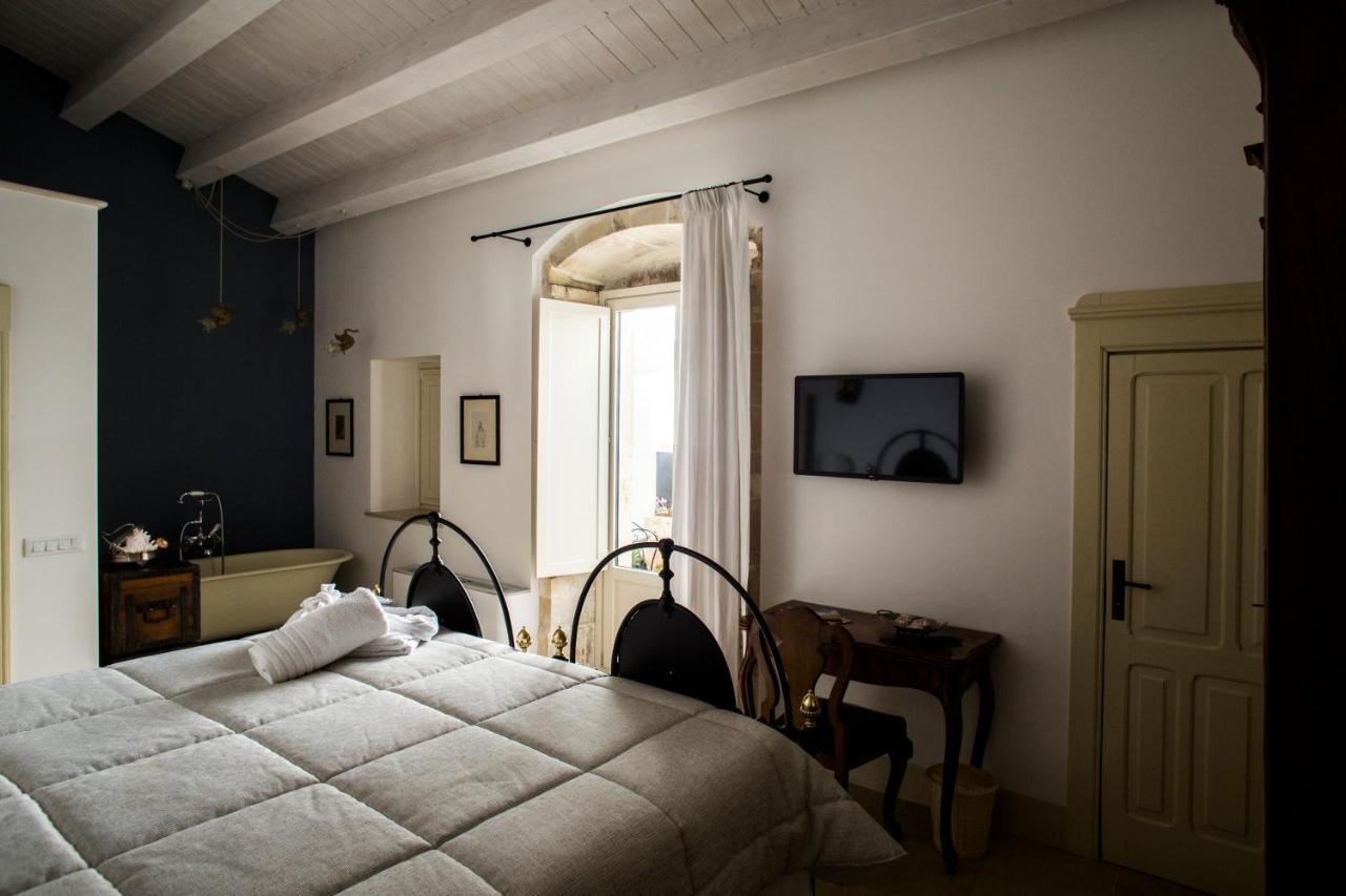 Dimora Di Catullo - Ospitalita Di Charme Villa Палацоло Акрейде Екстериор снимка
