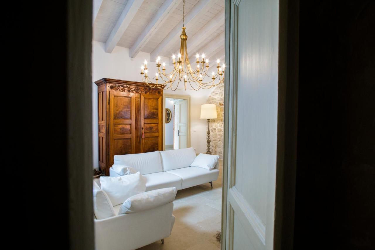 Dimora Di Catullo - Ospitalita Di Charme Villa Палацоло Акрейде Екстериор снимка